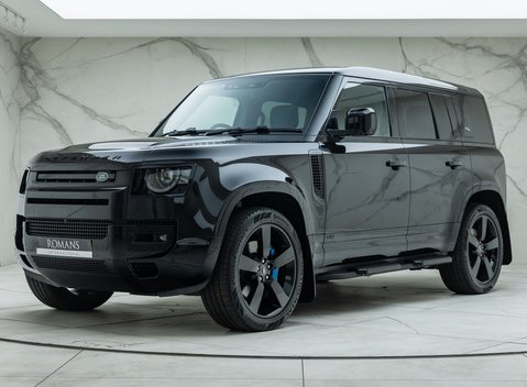 Land Rover Defender 110 V8 Bond Edition 1