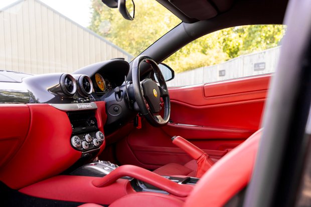 Ferrari 599 GTB FIORANO F1. COMPREHENSIVE HISTORY. CARBON FIBRE DRIVER ZONE. BOSE. 5