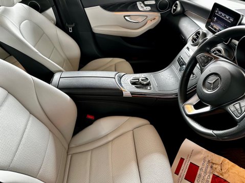 Mercedes-Benz C Class 2.1 C220d Sport (Premium) G-Tronic+ 4MATIC Euro 6 (s/s) 5dr 33