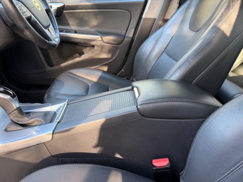 Volvo V60 2.0 T4 SE Nav Auto Euro 6 (s/s) 5dr 37