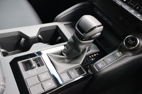 Toyota Land Cruiser COMMERCIAL Ask about OEM rear seat conversion by Seeker UK 19