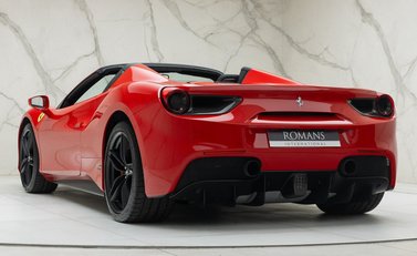 Ferrari 488 SPIDER 10