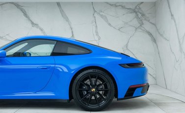 Porsche 911 Carrera (992) 32