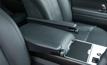 Land Rover Range Rover P615 SV 37