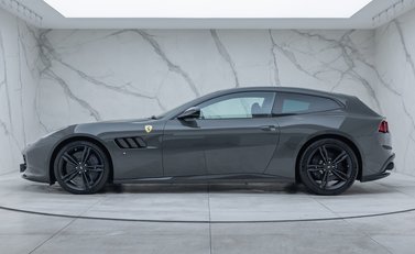 Ferrari GTC4 Lusso V12 TAILOR MADE 4