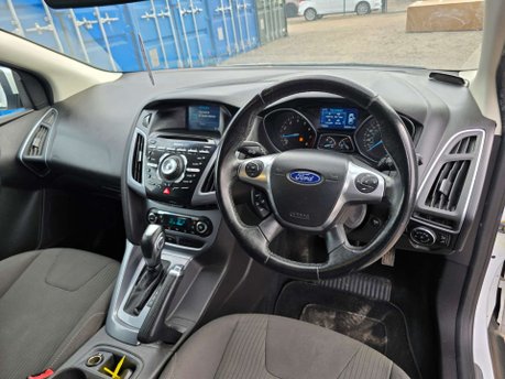 Ford Focus 1.6 Titanium Navigator Hatchback 5dr Petrol Powershift Euro 5 (125 ps) 44