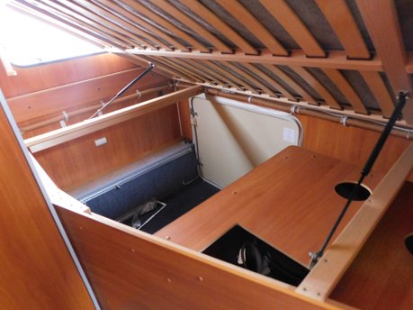 Dethleffs Advantage Globetrotter Elegance 5 Berth A Class Motorhome 17