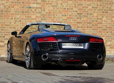 Audi R8 V10 Spyder 13