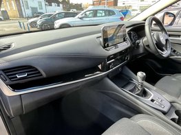 Nissan Qashqai 1.3 Qashqai N-Connecta DiG-T MHEV 5dr 17