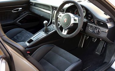 Porsche 911 (991) Carrera GTS 13