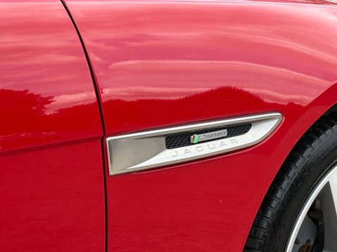 Jaguar XE 2.0 XE R-Sport Auto 4dr 9