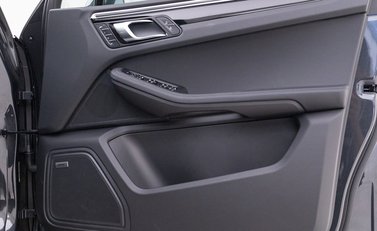 Porsche Macan S 21