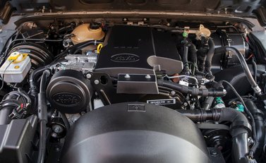 Land Rover Defender 90 XS URBAN TRUCK Carbon Edition 25