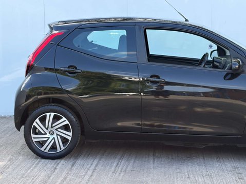 Toyota Aygo 1.0 Aygo X-Play TSS VVT-i 5dr 8