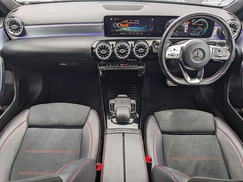 Mercedes-Benz A Class A 250 AMG LINE PREMIUM 16