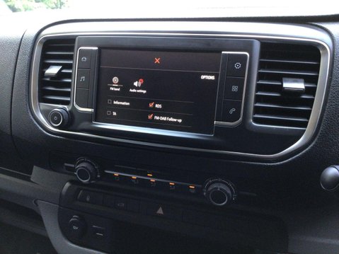 Vauxhall Vivaro 1.5 L2H1 2900 SPORTIVE S/S 101 BHP 19