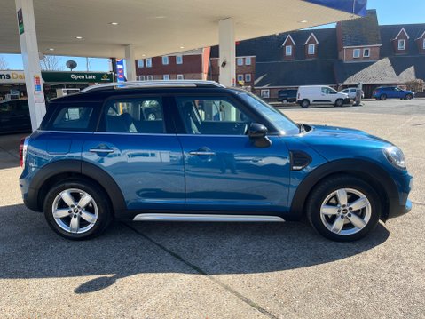 Mini Countryman 1.5 COOPER 8