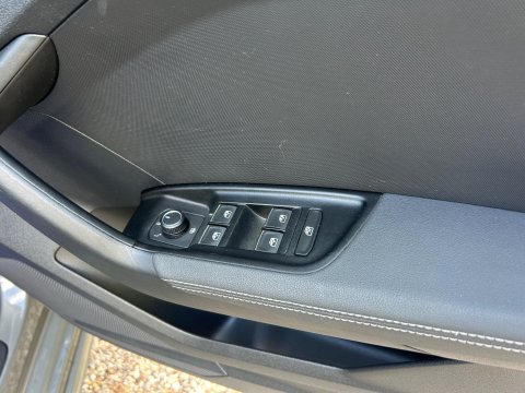 Audi A1 1.5 TFSI 35 S line Sportback Euro 6 (s/s) 5dr 23