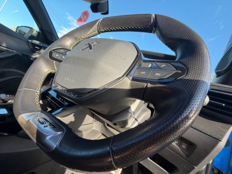 Peugeot e-2008 GT 13