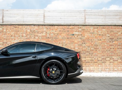 Ferrari F12 Berlinetta 22