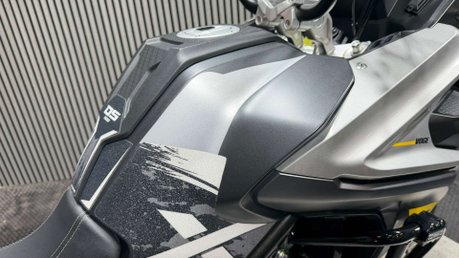 Voge DS 2025 ONLY 3K PANNIERS SCREEN ADVENTURE BIKE A2 READY 13
