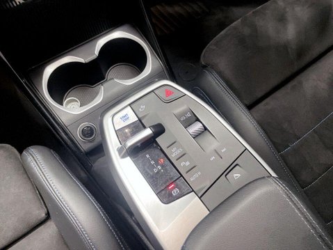 BMW iX2 20 66.5kWh M Sport SUV 5dr Electric Auto eDrive (11kW Charger) (204 ps) Cr 17