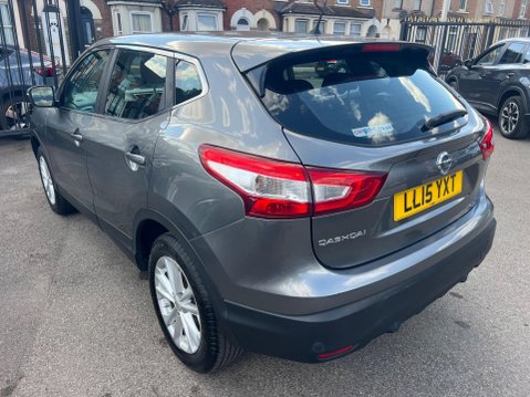 Nissan Qashqai 1.2 DIG-T Acenta 2WD Euro 5 (s/s) 5dr 4