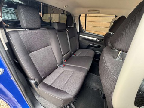 Toyota Hilux 2.4 HI-Luxury Icon D-4D 4WD Double Cab Auto 4WD 5dr 24