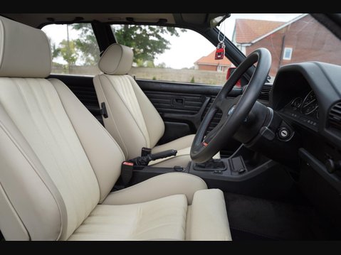 BMW 3 Series 2.5 325i Sport 2dr 16