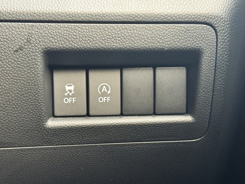 Suzuki Ignis 1.2 Dualjet 12V Hybrid SZ-T 5dr 28