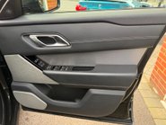 Land Rover Range Rover Velar R-DYNAMIC HSE 300D 28