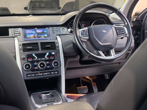Land Rover Discovery Sport 2.0 Discovery Sport Black HSE TD4 Auto 4WD 5dr 75