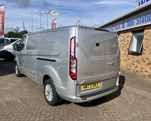 Ford Transit Custom Transit Custom 300 L2 Diesel FWD 2.0 Eco Blue 130ps Low Roof Limited Van