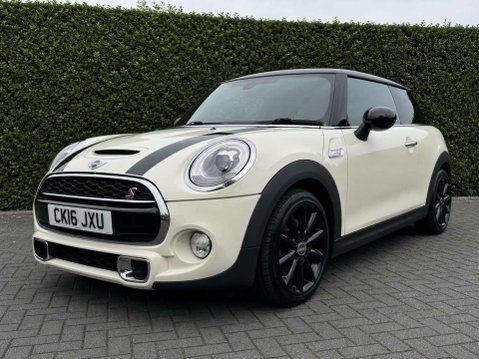 Mini Hatch 2.0 Cooper SD 3dr 4