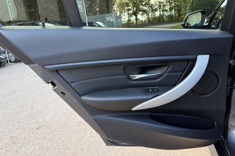 BMW 3 Series 320D M SPORT TOURING - REVERSE CAMERA -HEATED SEATS -POWERFOLD MIRRORS 29