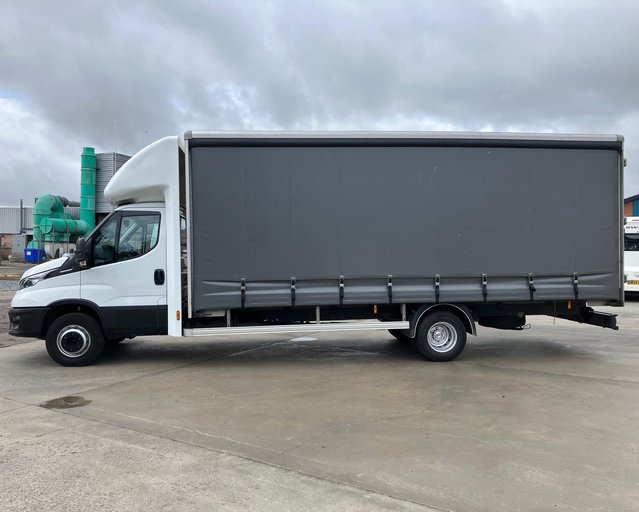 Iveco Daily Daily 72C18HA8 Hi-Matic Business Curtainsider