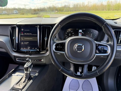 Volvo XC60 2.0 D4 R-Design Pro Auto AWD Euro 6 (s/s) 5dr 60