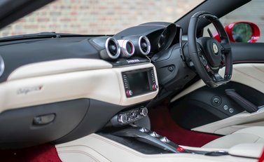 Ferrari California T HS 15