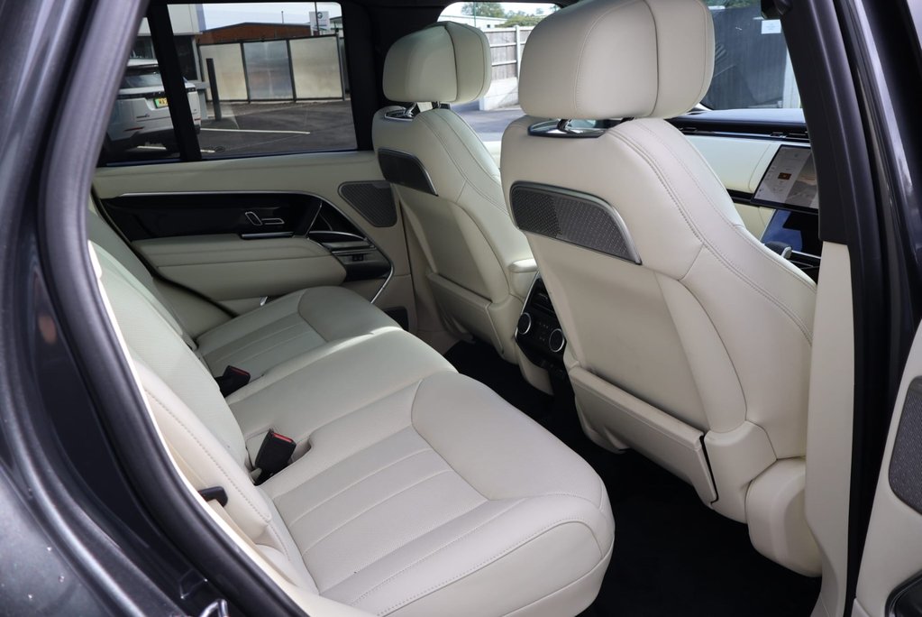 Land Rover Range Rover AUTOBIOGRAPHY HYBRID HUGE SPEC  19