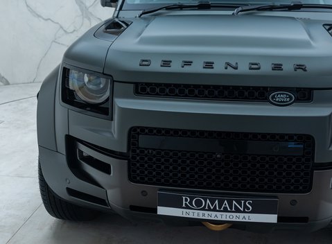 Land Rover Defender 110 OCTA EDITION ONE 36