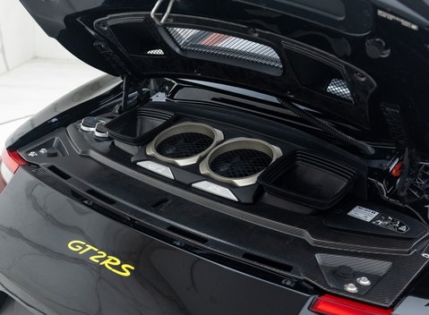 Porsche 911 (991) GT2 RS Weissach 61