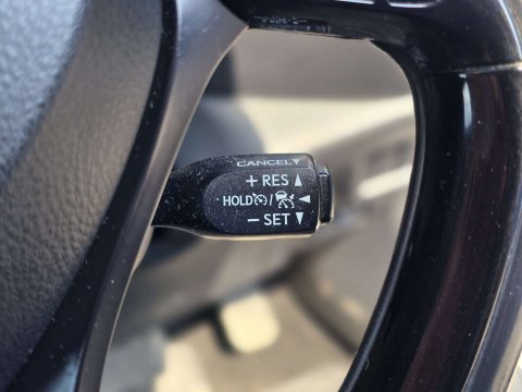 2017 Toyota C-HR thumbnail 21