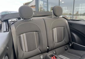 Mini Convertible COOPER S CLASSIC AUTO CONVERTIBLE 32