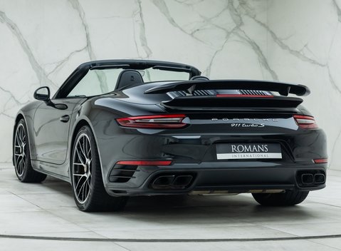 Porsche 911 Turbo S Cabriolet (991.2) 10