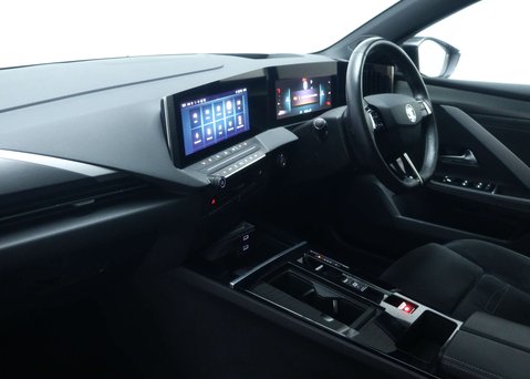 Vauxhall Astra 1.2 Turbo Ultimate Hatchback 5dr Petrol Auto Euro 6 (s/s) (130 ps) 47