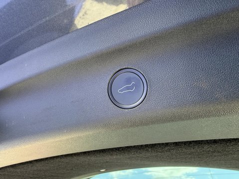 Tesla Model Y (Dual Motor) Long Range SUV 5dr Electric Auto 4WDE (384 bhp) 24