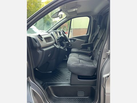 Renault Trafic 1.6 dCi 27 Sport SWB Standard Roof Euro 5 5dr 40