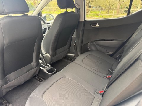 Hyundai i10 1.2 Premium SE Euro 6 5dr 17