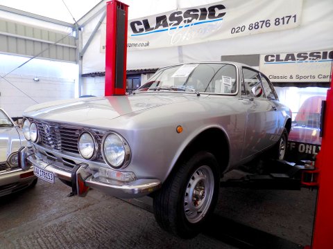 Alfa Romeo GT 1300 Junior 73