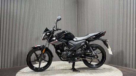Yamaha YS125 2018 68 PLATE LONG MOT SERVICED ONLY 8K IDEAL LEARNER BIKE 125CC 4